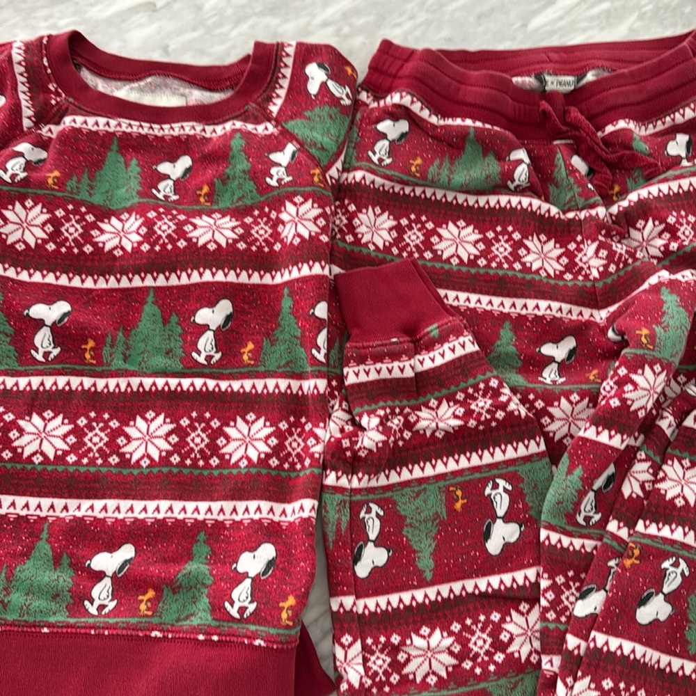 American eagle peanuts sweatshirt and sweatpants jogger style size small